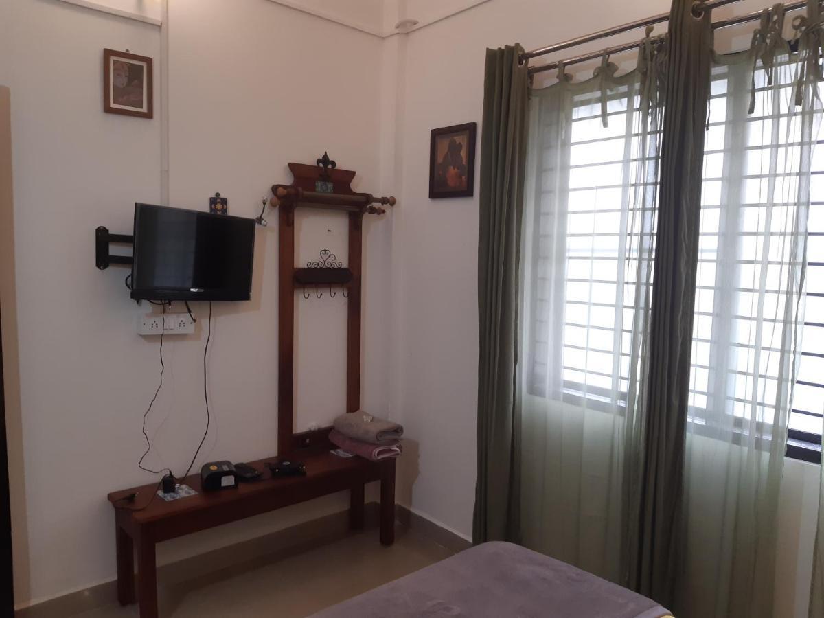 Tiny House For Couple Apartment Madikeri Luaran gambar